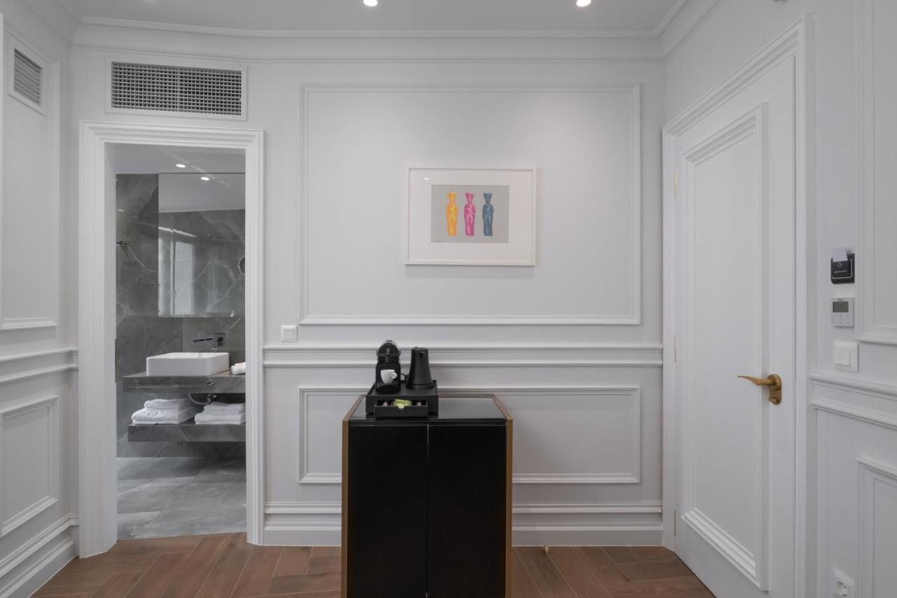 Praxitelous Luxury Suites アテネ エクステリア 写真